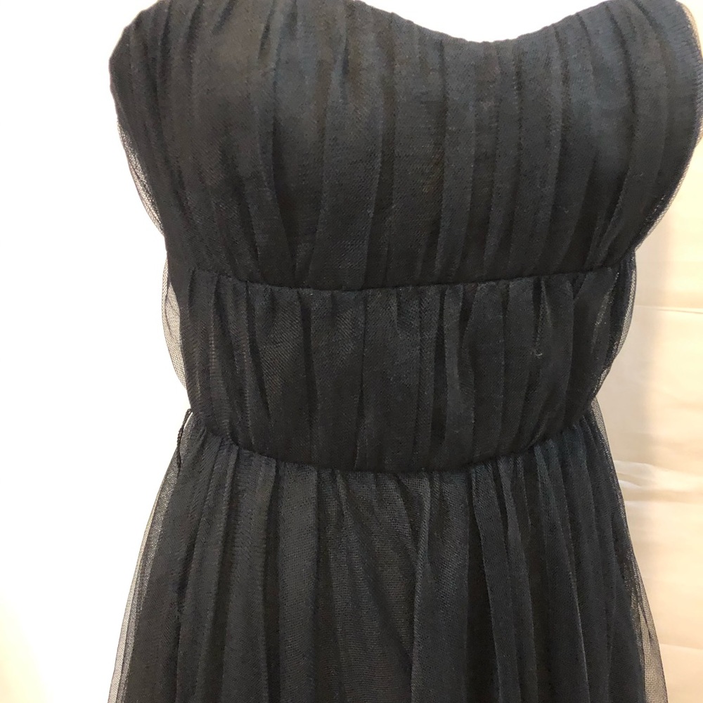 Banana republic black and tuelle silk dress. - Picture 2 of 7